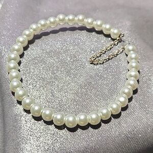 Simple white bangle bracelet BM-6-002